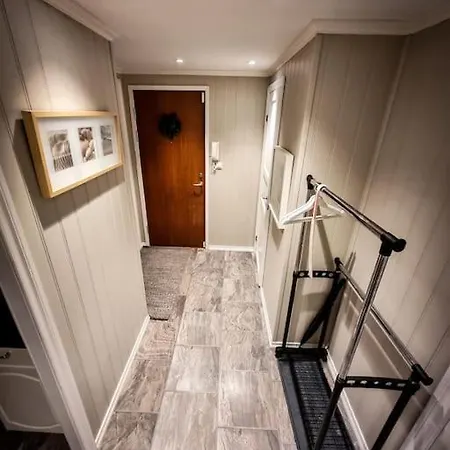 Apartment Lovely With Free Parking In Shared