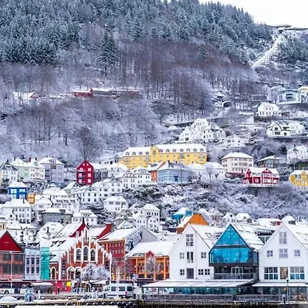 Lovely With Free Parking In Shared * Bergen