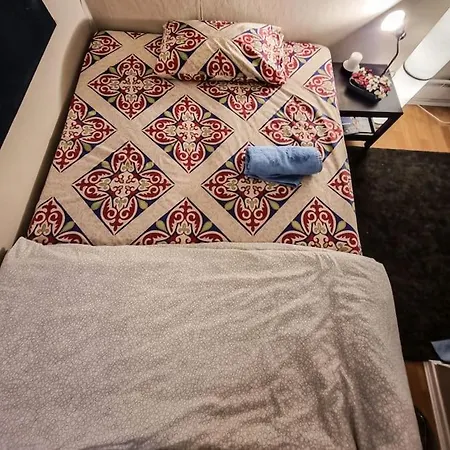 Lovely With Free Parking In Shared
